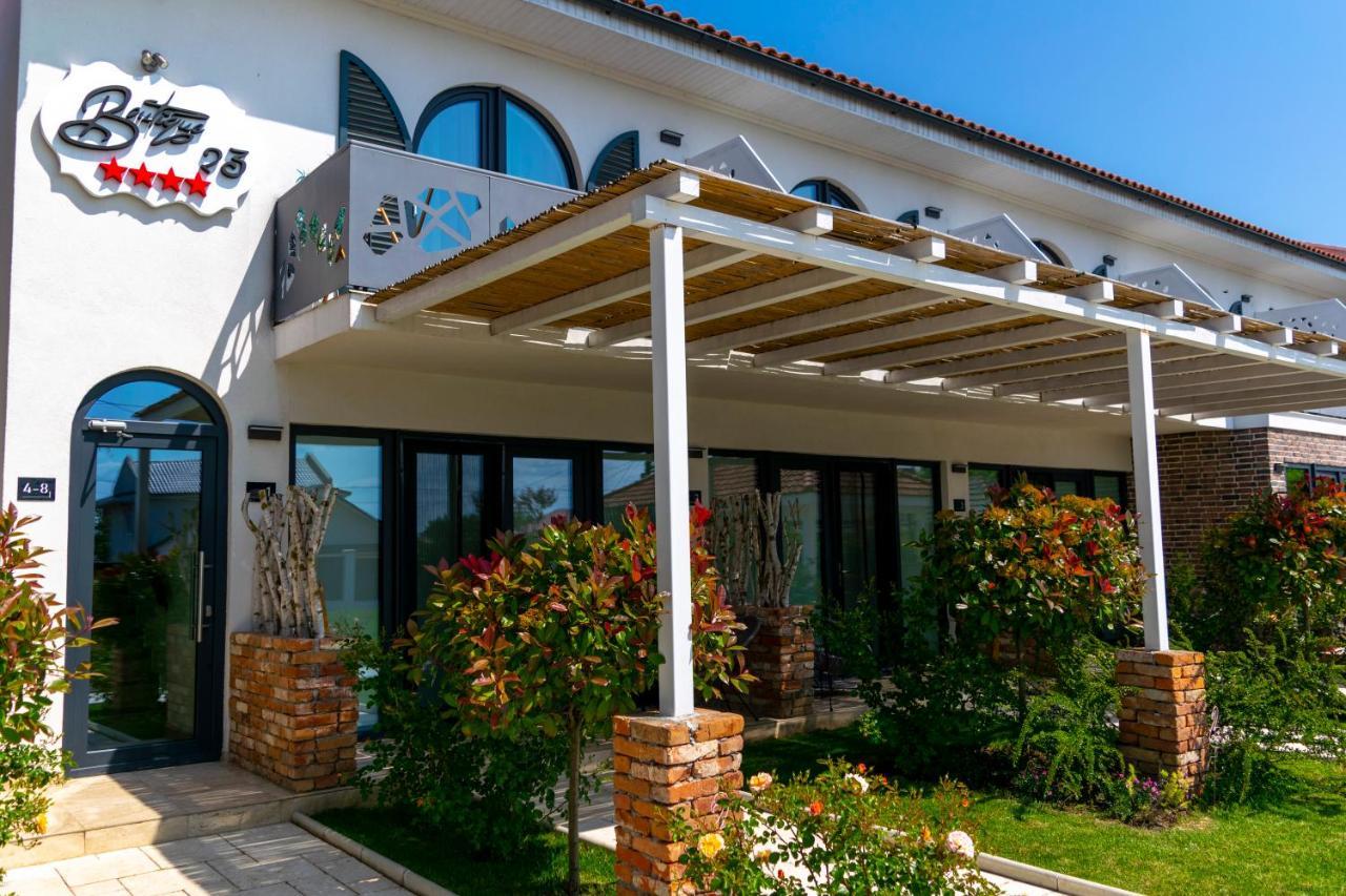 Boutique 23 Hotel Douazeci si Trei August Exterior photo