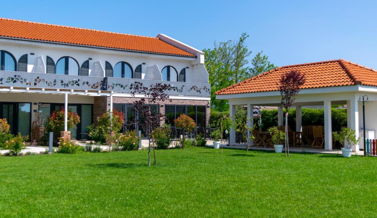 Boutique 23 Hotel Douazeci si Trei August Exterior photo